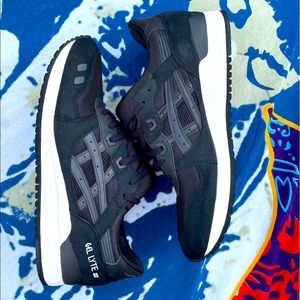 Used split tongue ASICS gel Lyte iii